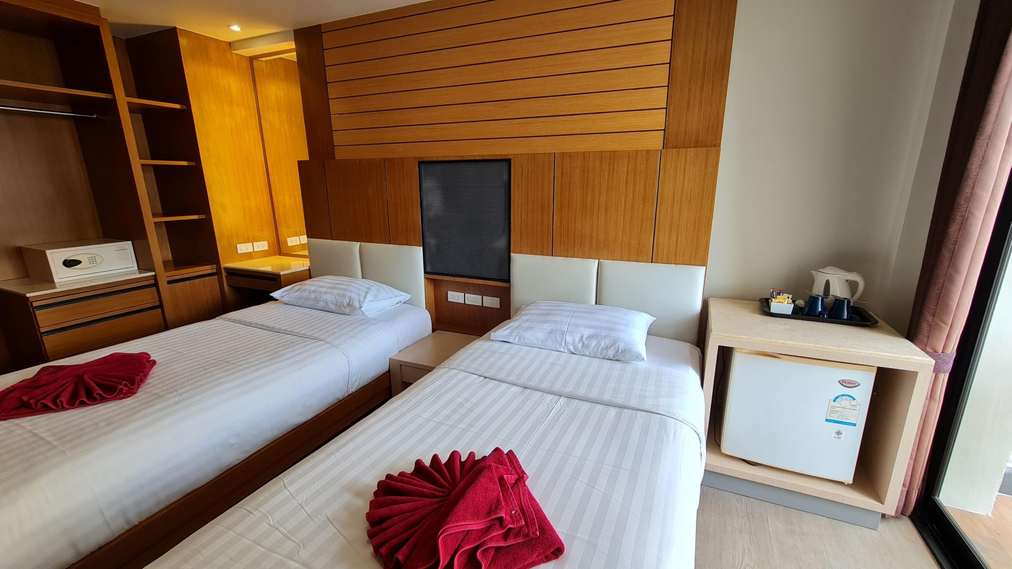 Room Actually Karon Bagian luar foto