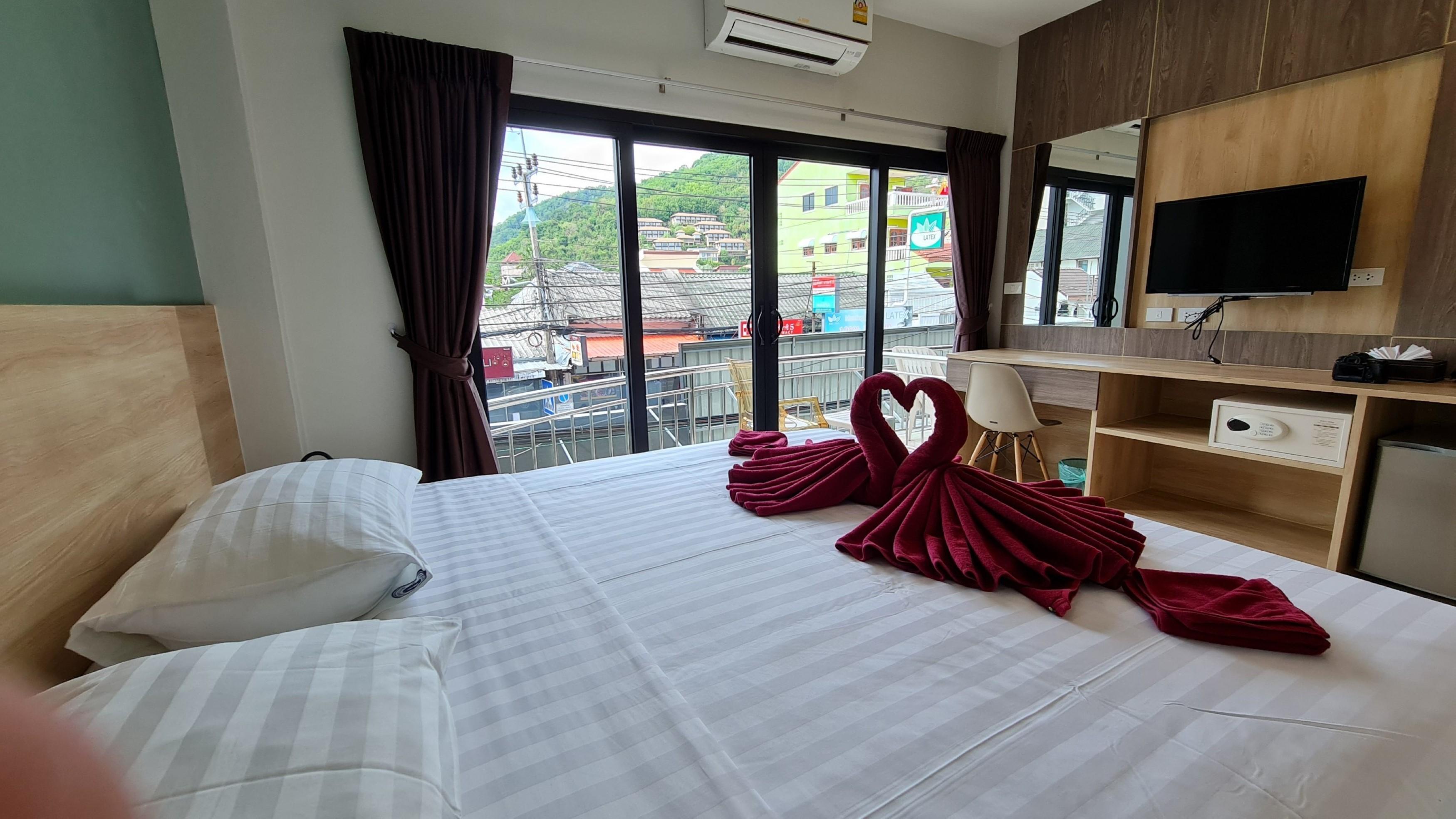 Room Actually Karon Bagian luar foto