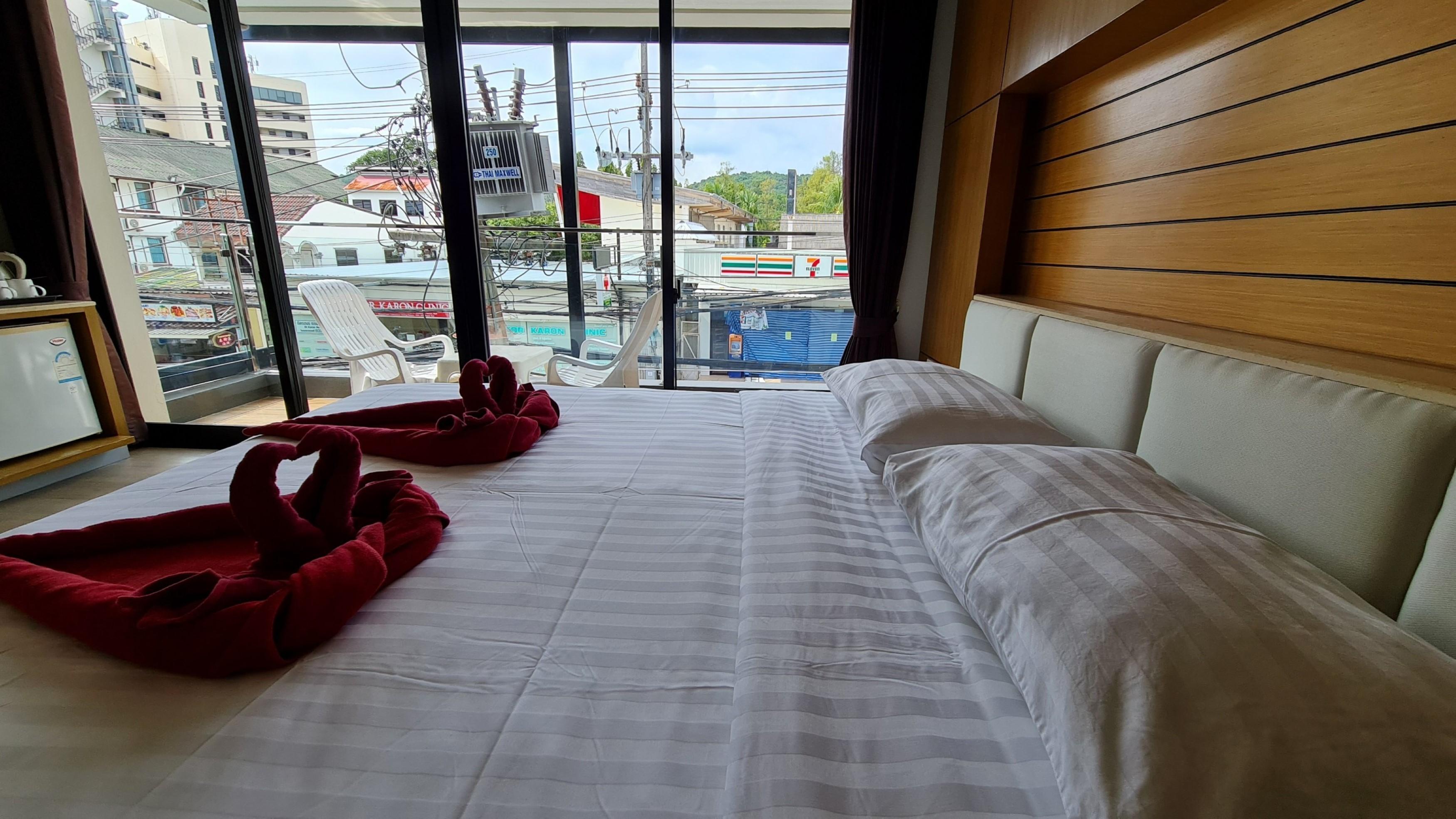 Room Actually Karon Bagian luar foto