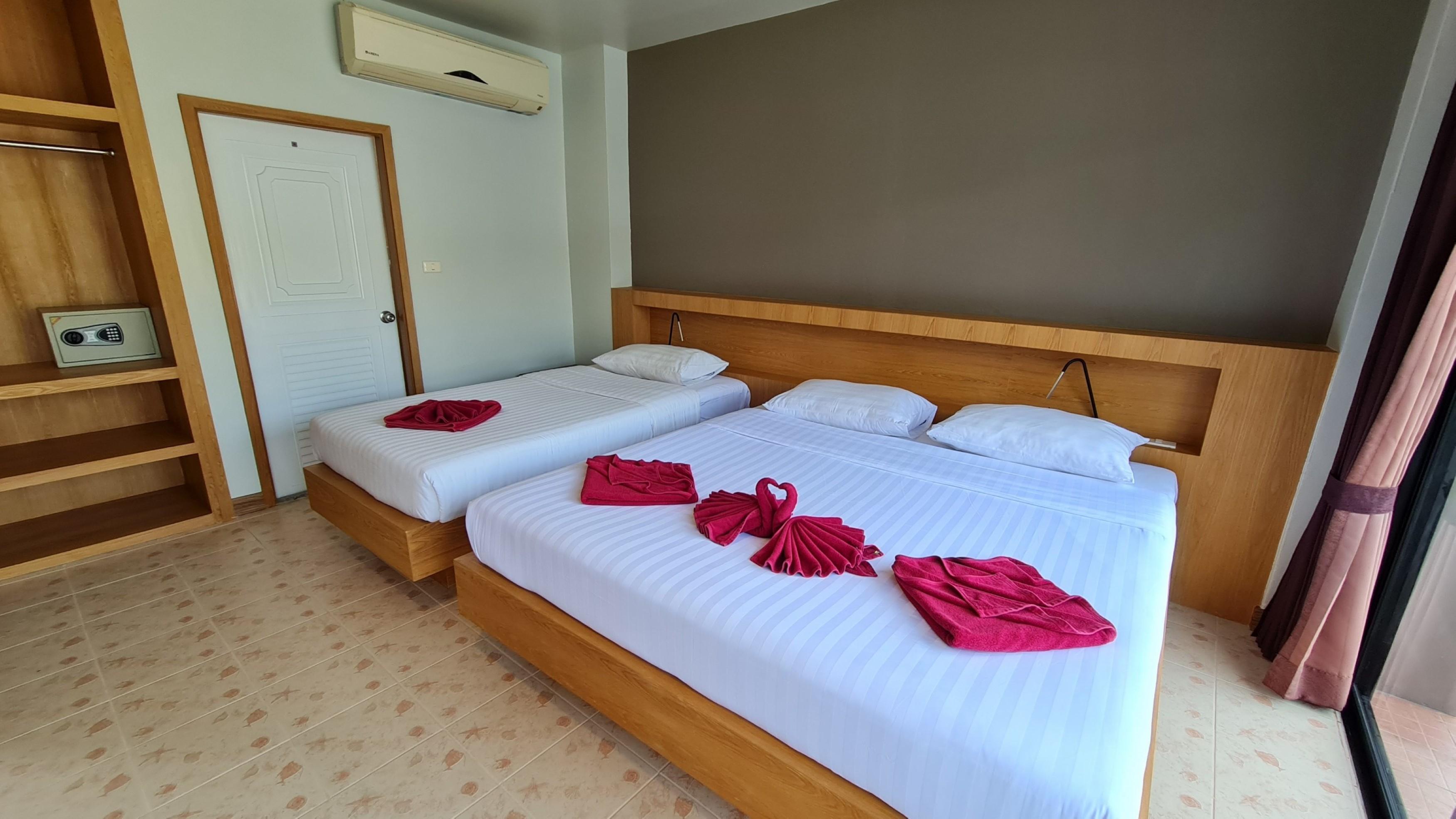 Room Actually Karon Bagian luar foto