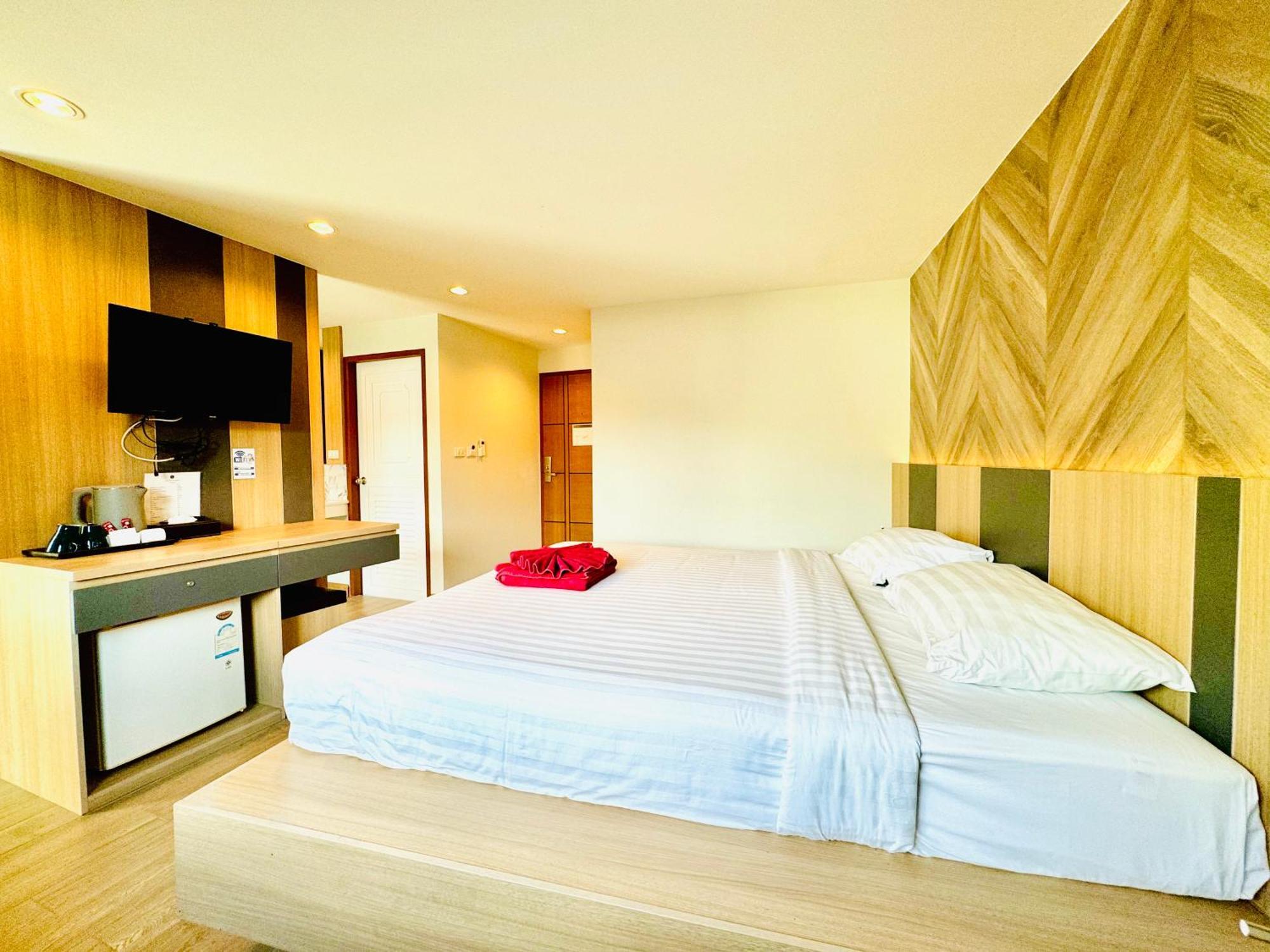 Room Actually Karon Bagian luar foto