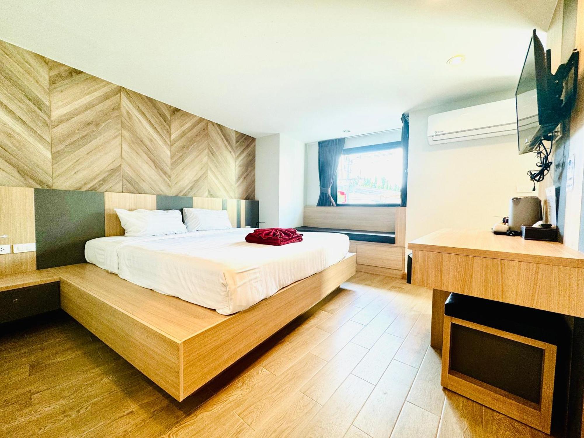 Room Actually Karon Bagian luar foto