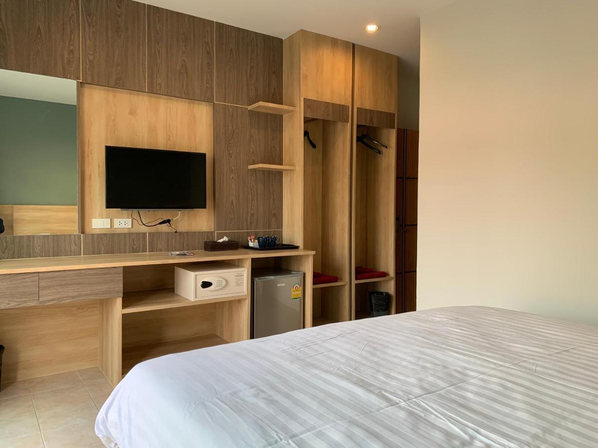 Room Actually Karon Bagian luar foto